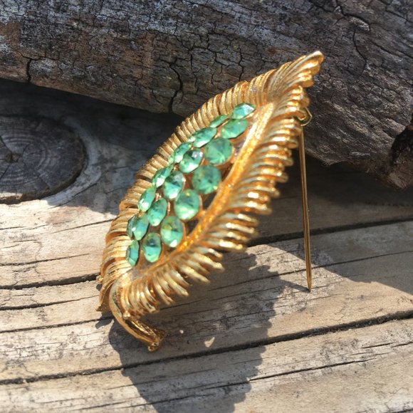 Vintage Mid Century Pale Green Rhinestone Gold Leaf Pin Brooch - Picture 7 of 10